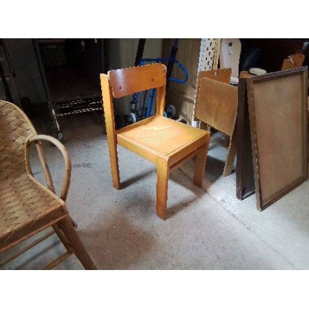 CHAISE MINIMALISTE EN HETRE