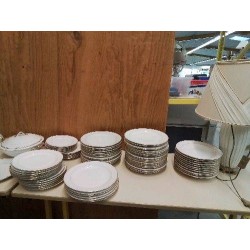 ASSIETTE PORCELAINE BORDURE DORÉ