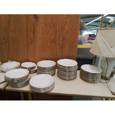 ASSIETTE PORCELAINE BORDURE DORÉ