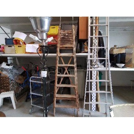 ESCABEAU EN BOIS 