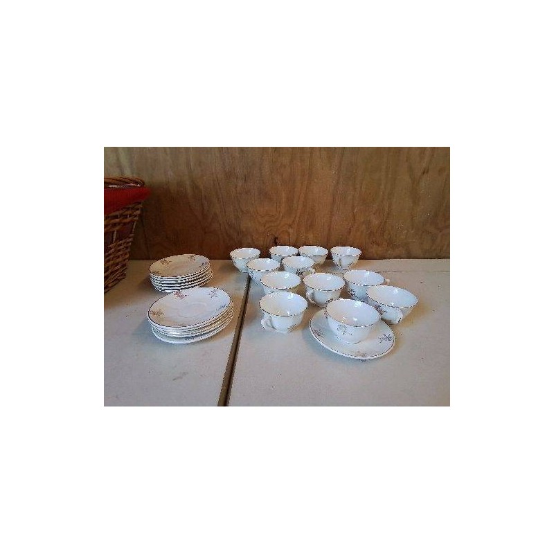 TASSE AVEC SOUCOUPE 