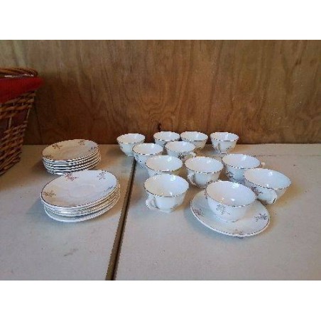 TASSE AVEC SOUCOUPE 