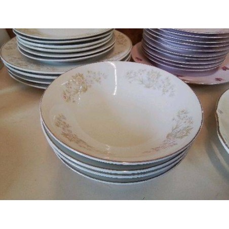 LOT DE 4 ASSIETTES À SOUPE MOTIF FLORAL 