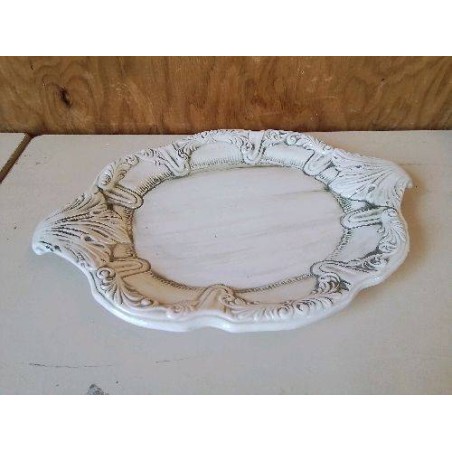 PLAT EN PORCELAINE 