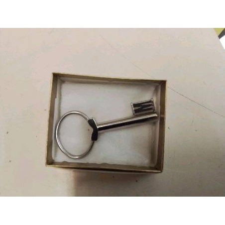 PORTE CLE EN FORME DE CLE 