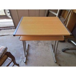 PETIT BUREAU 