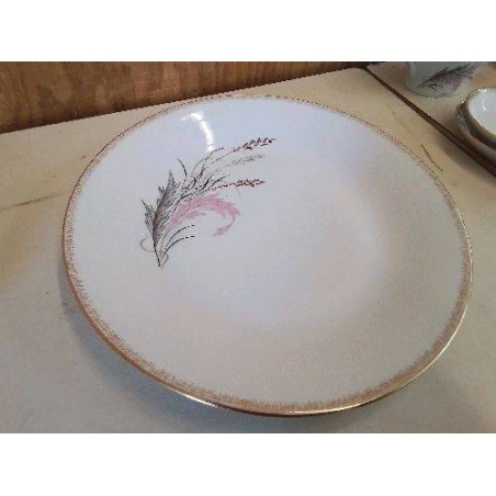 PLAT EN PORCELAINE 