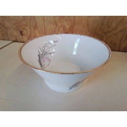 PLAT EN PORCELAINE 
