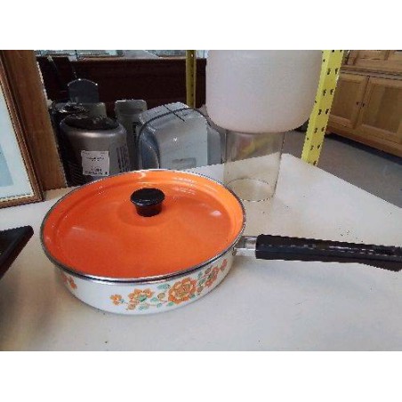 CASSEROLE MOTIF FLORAL ORANGE ÉMAILLÉ