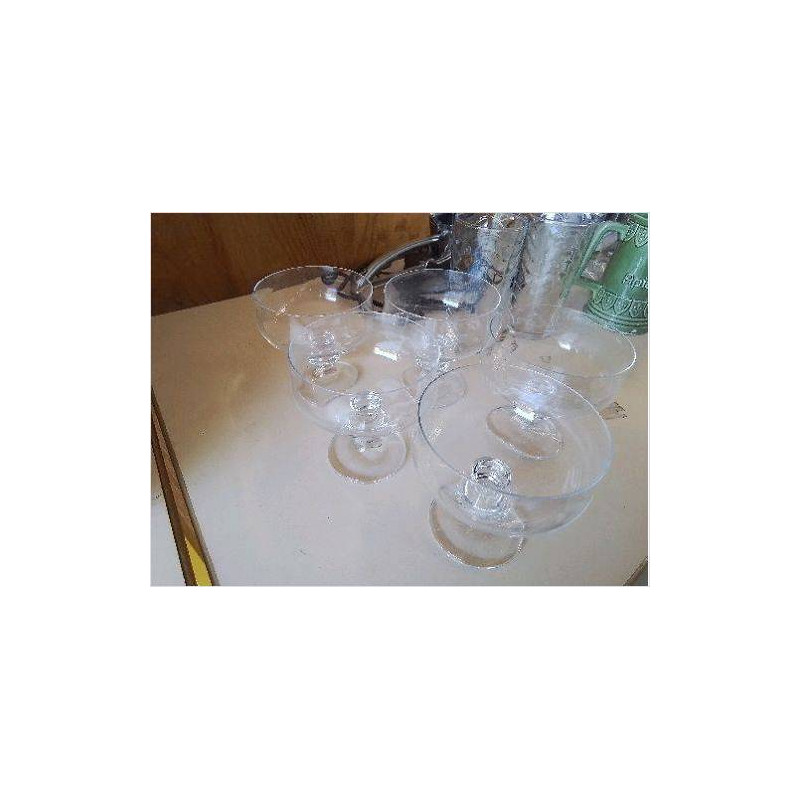 LOT DE 5 COUPES