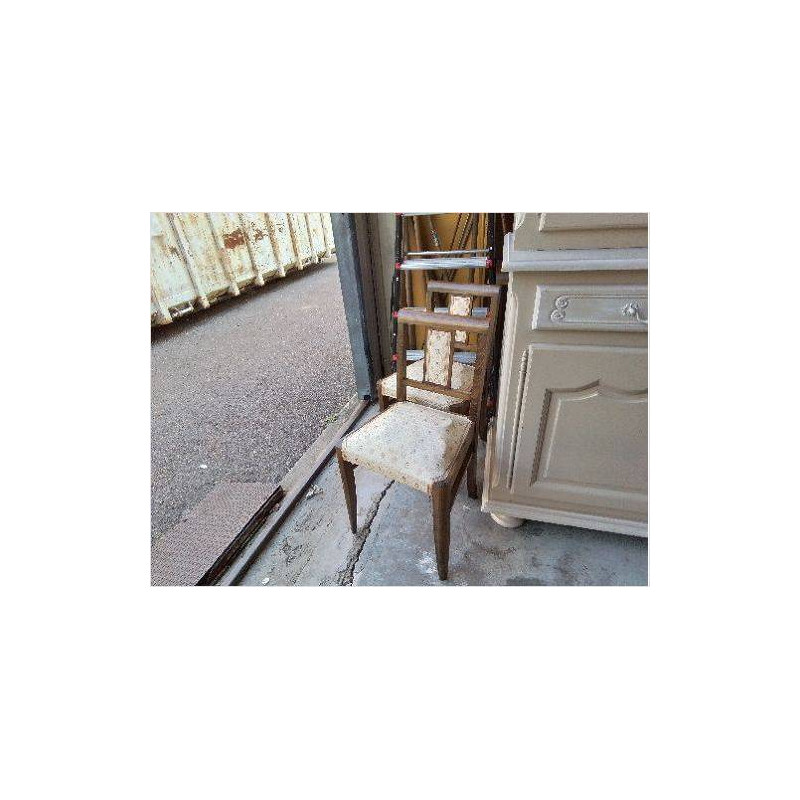 CHAISE