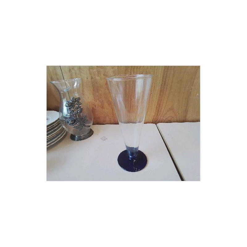VASE CONIQUE