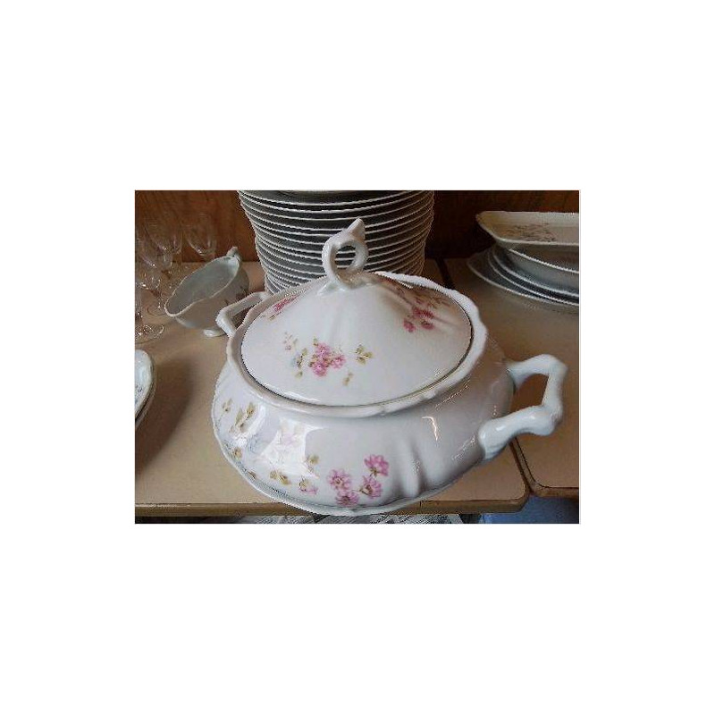 SOUPIÈRE EN PORCELAINE