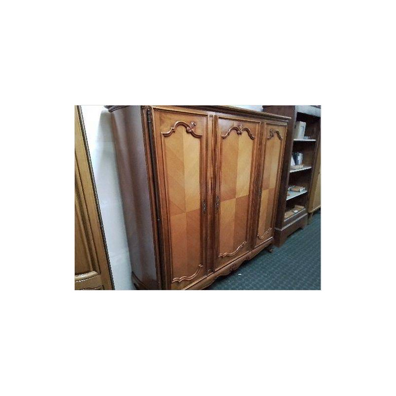 ARMOIRE LOUIS XV