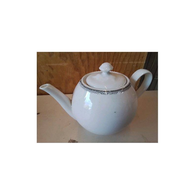 THEIERE EN PORCELAINE