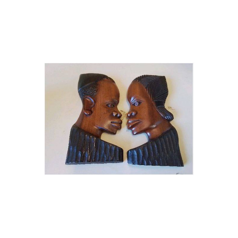 VISAGE AFRICAIN SCULPTÉ DANS LE BOIS 