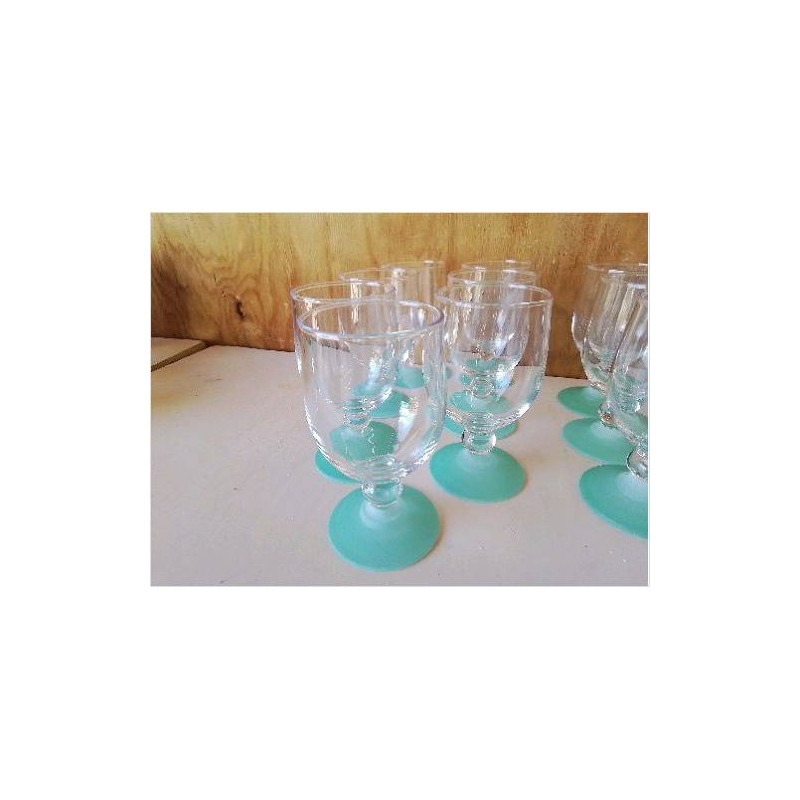 LOT DE 7 VERRES A PEDS 