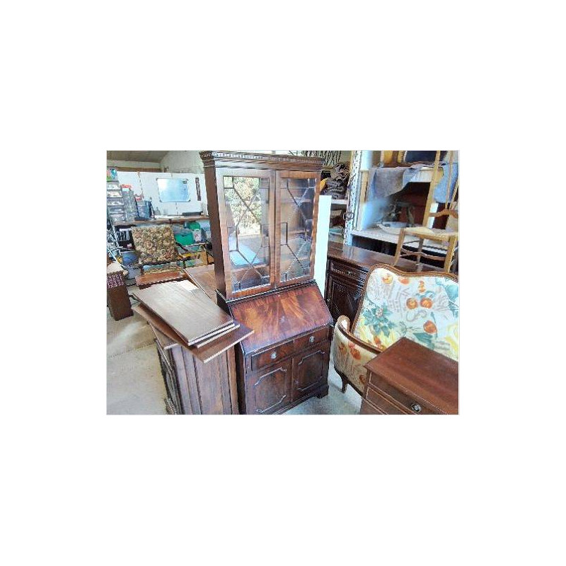 SECRETAIRE 