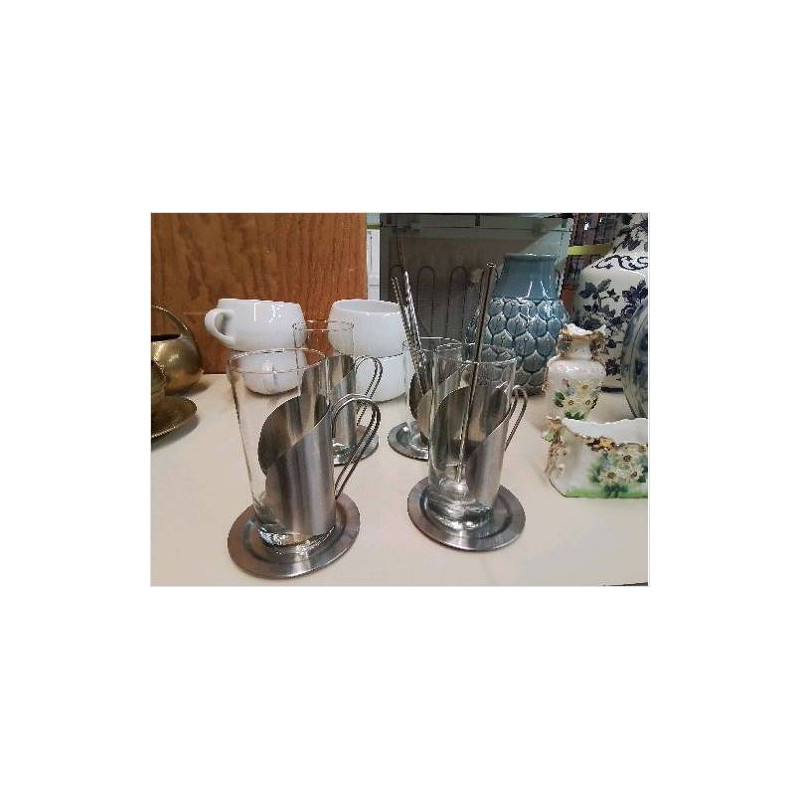 LOT DE TASSE EN VERRE AVEC SOUCOUPES 