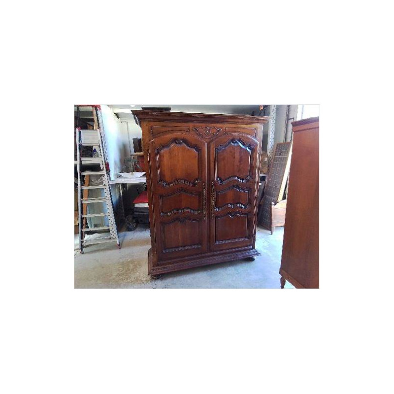 ARMOIRE EN MERISIER 