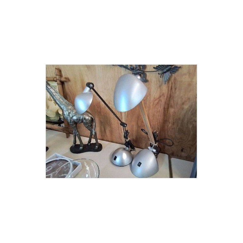 LAMPE GRISE DE BUREAU 