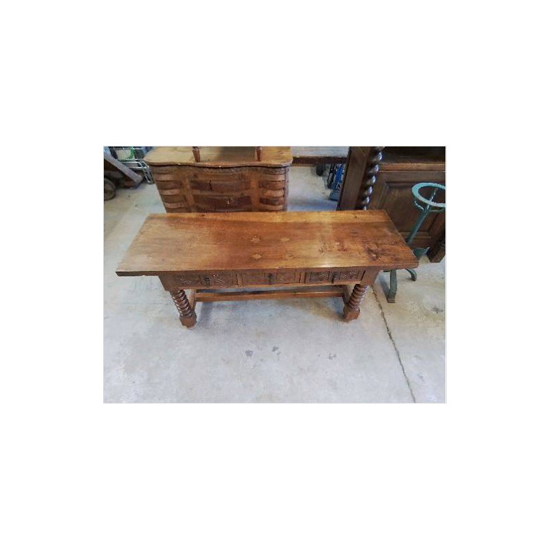 TABLE BASSE SCULPTÉ 