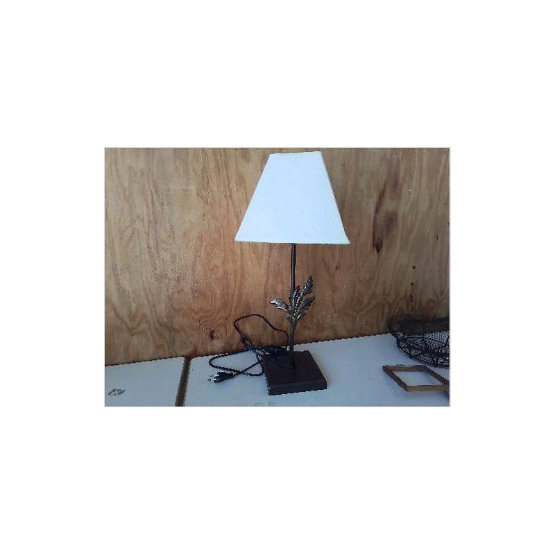 LAMPE A POSER