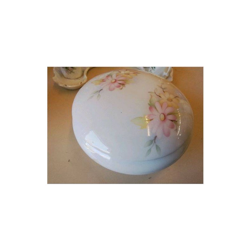 PETITE BOITE EN PORCELAINE 