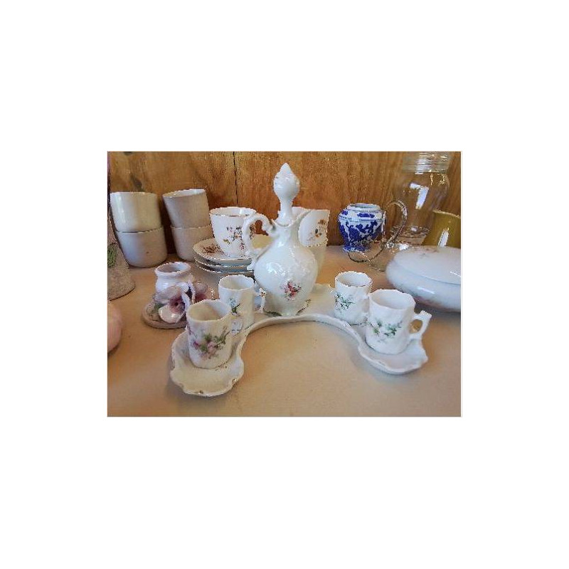 SERVICE A LIQUEUR 