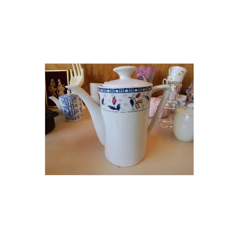 PETITE CAFETIÈRE EN PORCELAINE 