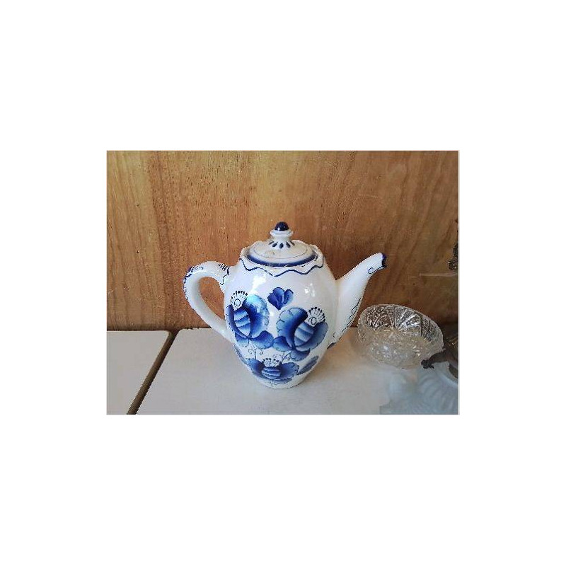 THÉIÈRE BLEUE EN PORCELAINE 