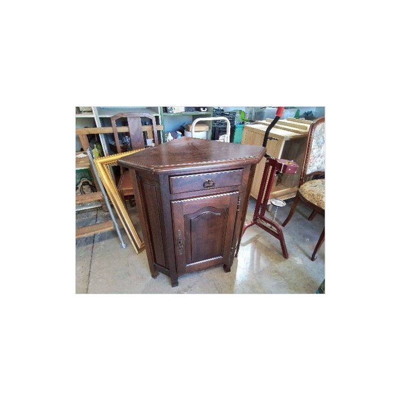MEUBLE D’ANGLE 