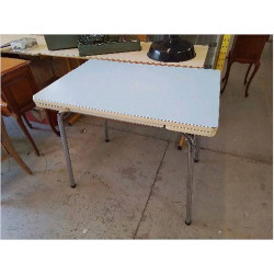 TABLE FORMICA BLEU 