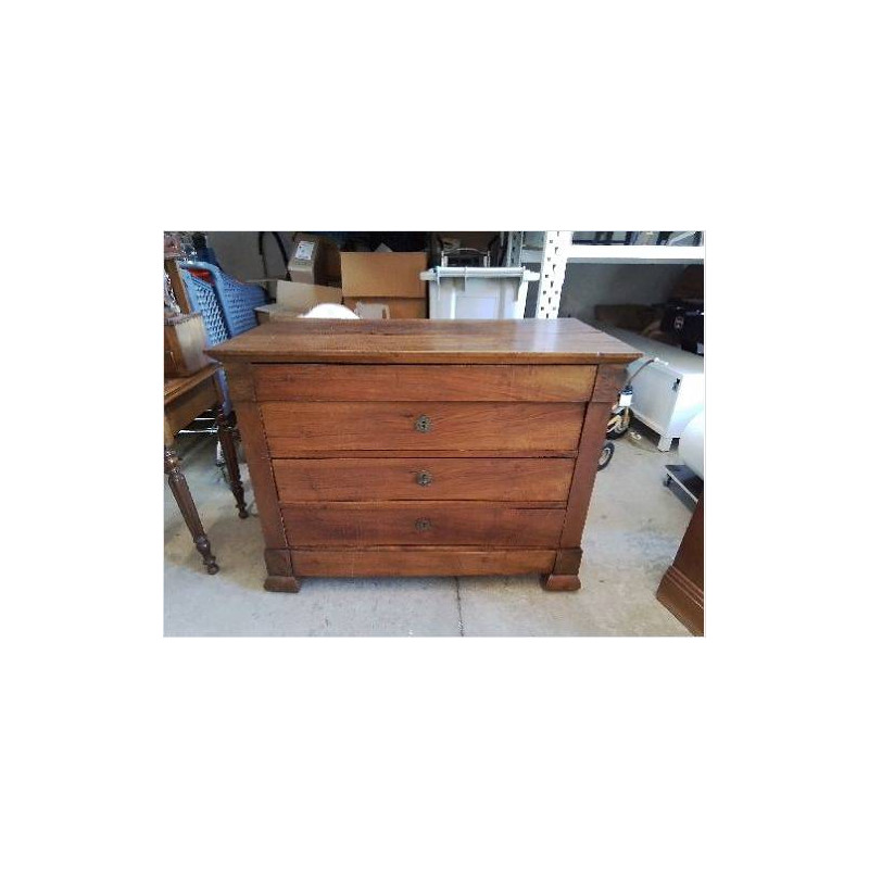 COMMODE 