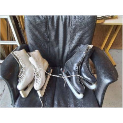 CHAUSSURE PATIN SUR GLACE 
