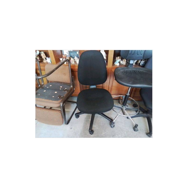 CHAISE DE BUREAU SUR ROULETTE 