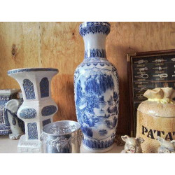 GRAND VASE EN PORCELAINE 