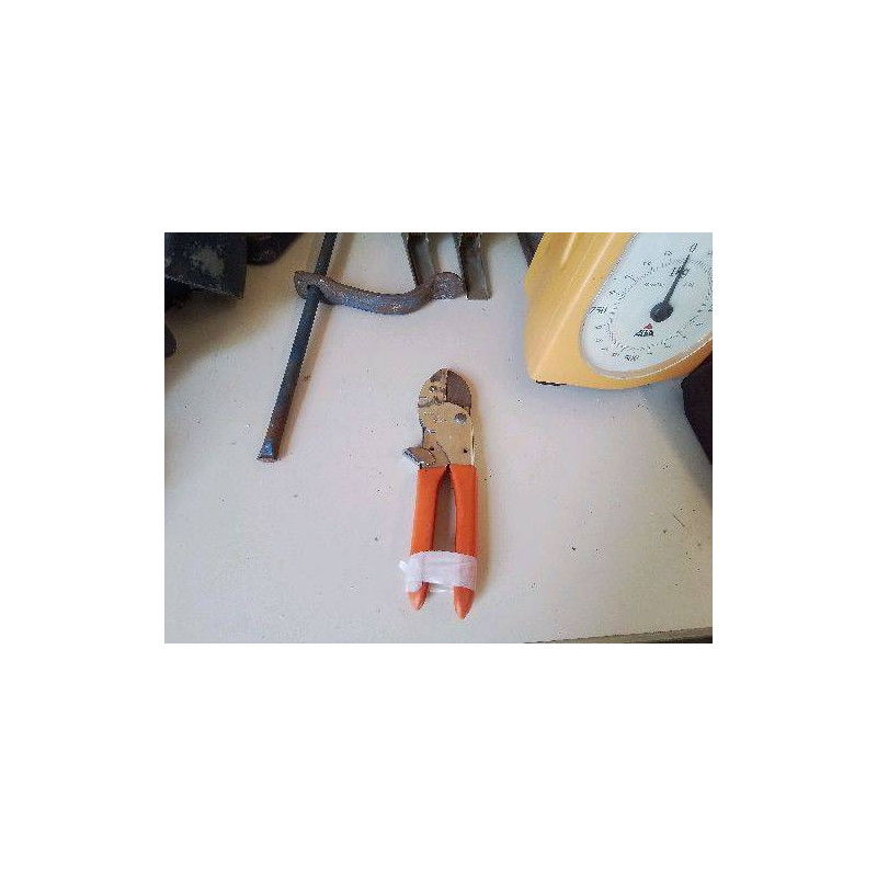 OUTILS BRICOLAGE 