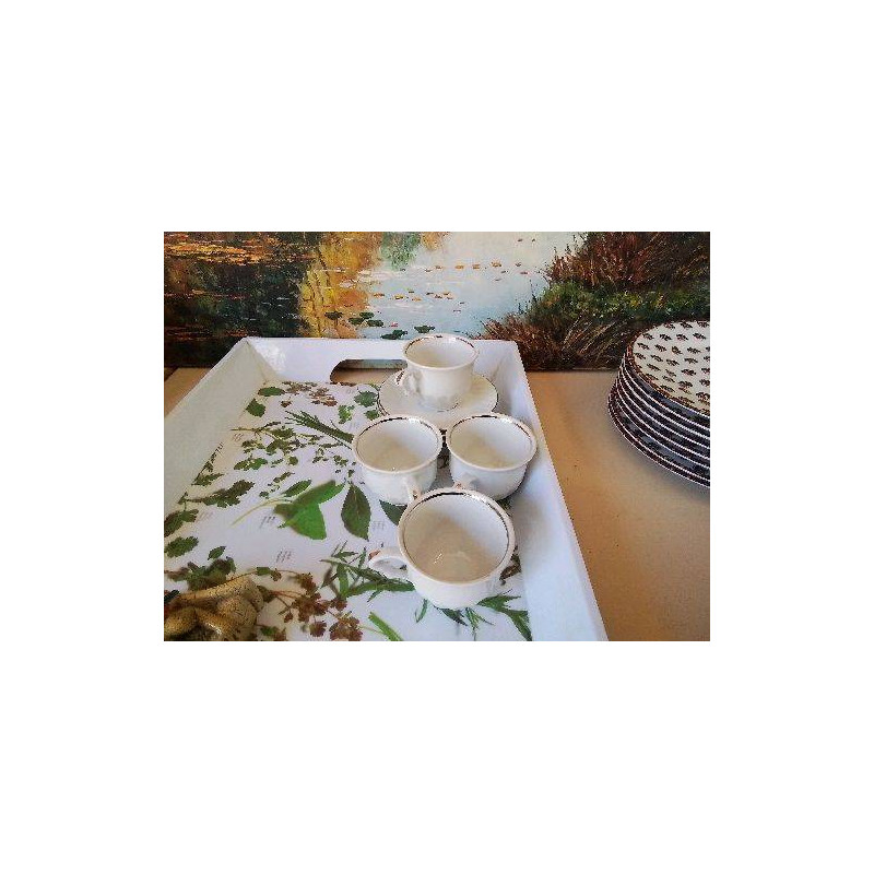 LOT DE 4 TASSES A CAFÉ AVEC SOUCOUPES 
