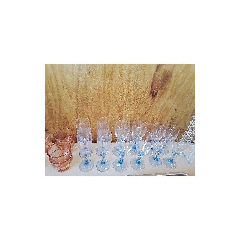 LOT DE 4 VERRES 