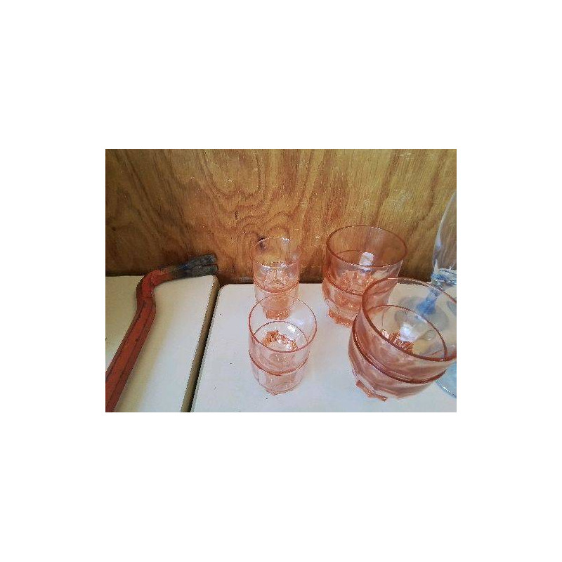 LOT DE 4 PETITS VERRES 