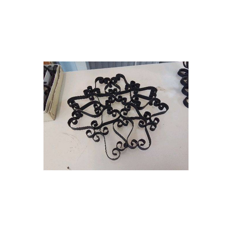 DESSOUS PLAT EN FER FORGÉ 