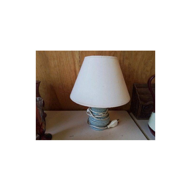 LAMPE A A POSER 