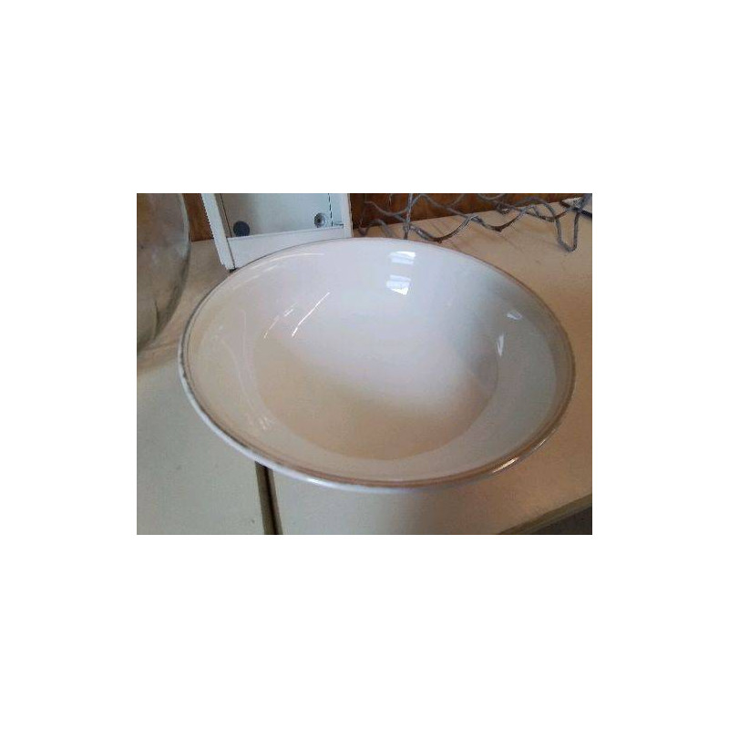 PLAT EN PORCELAINE