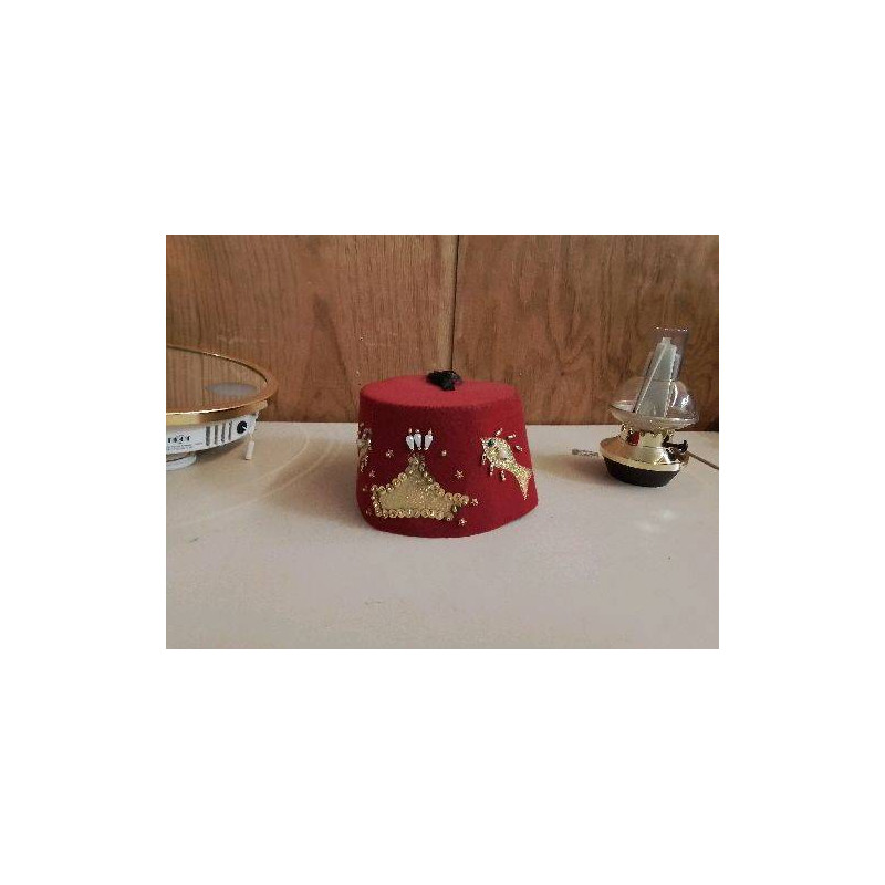 CHAPEAU ROUGE 