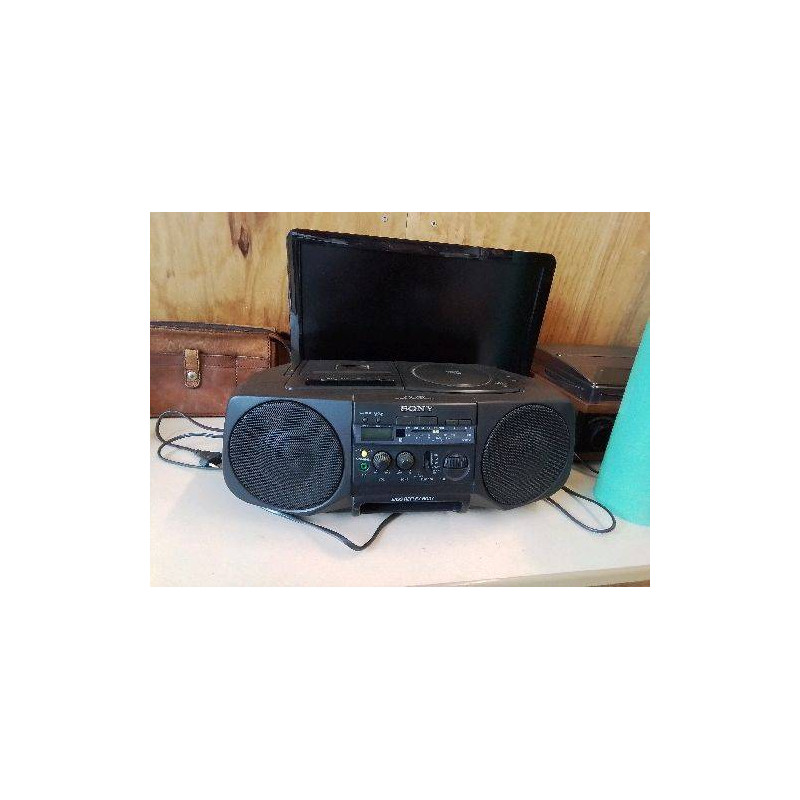 RADIO CASSETE CD SONY 