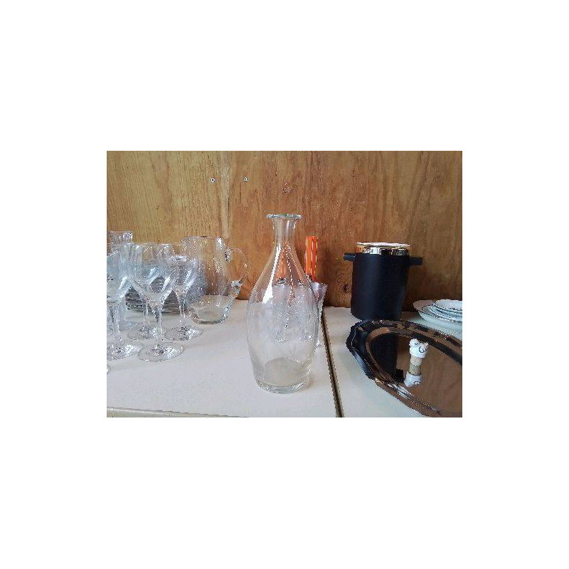 CARAFE AVEC MOTIF FLORAL 