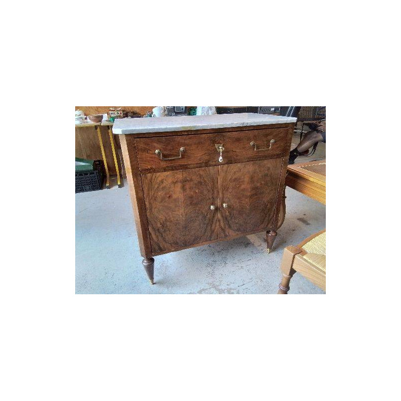 PETITE COMMODE EN PLAQUAGE DE NOYER ET MARBRE