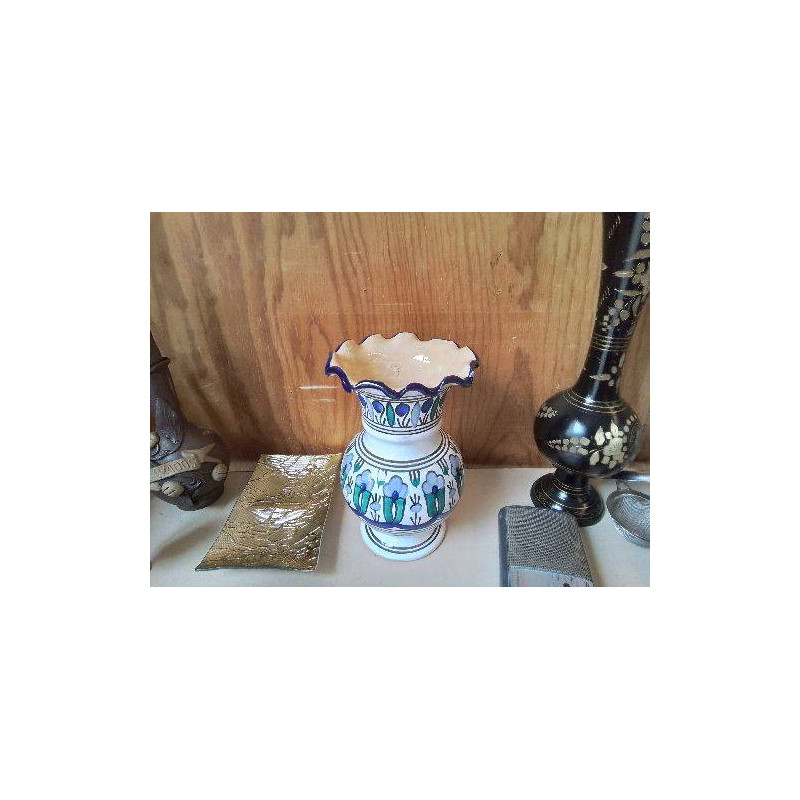 VASE BLEU AVECMOTIF FLORAL 