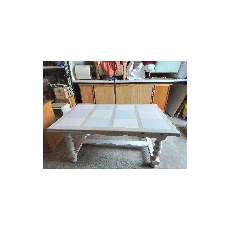 TABLE BLANCHE RELOOKÉE 
